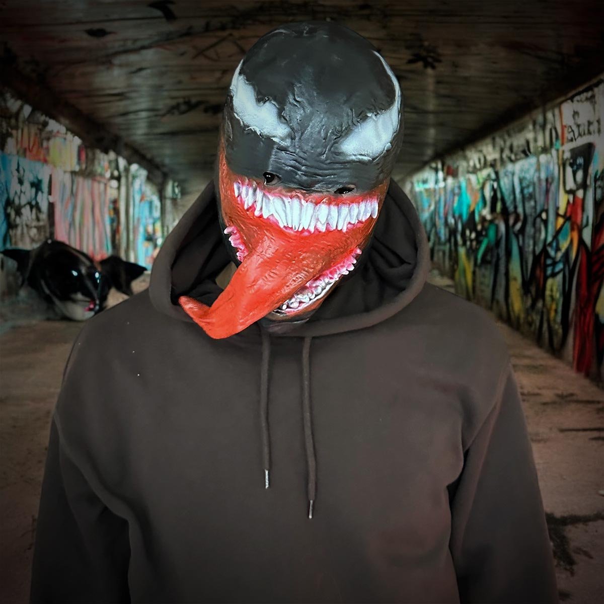 mascara de latex venom